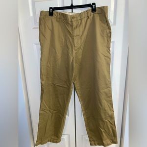 Men’s khaki pants